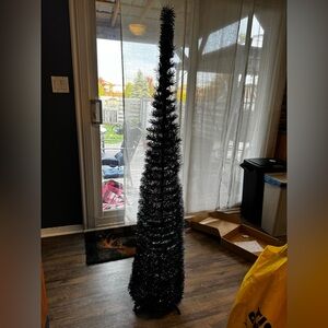 New out of the box. I never used it 
Great for Halloween or Christmas